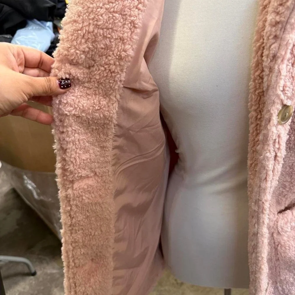 Pink Sherpa coat‎ with hood and pockets